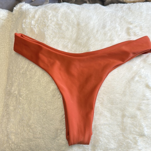 Orange Bikini (Zaful) Cheeky thong bottoms - Picture 3 of 7